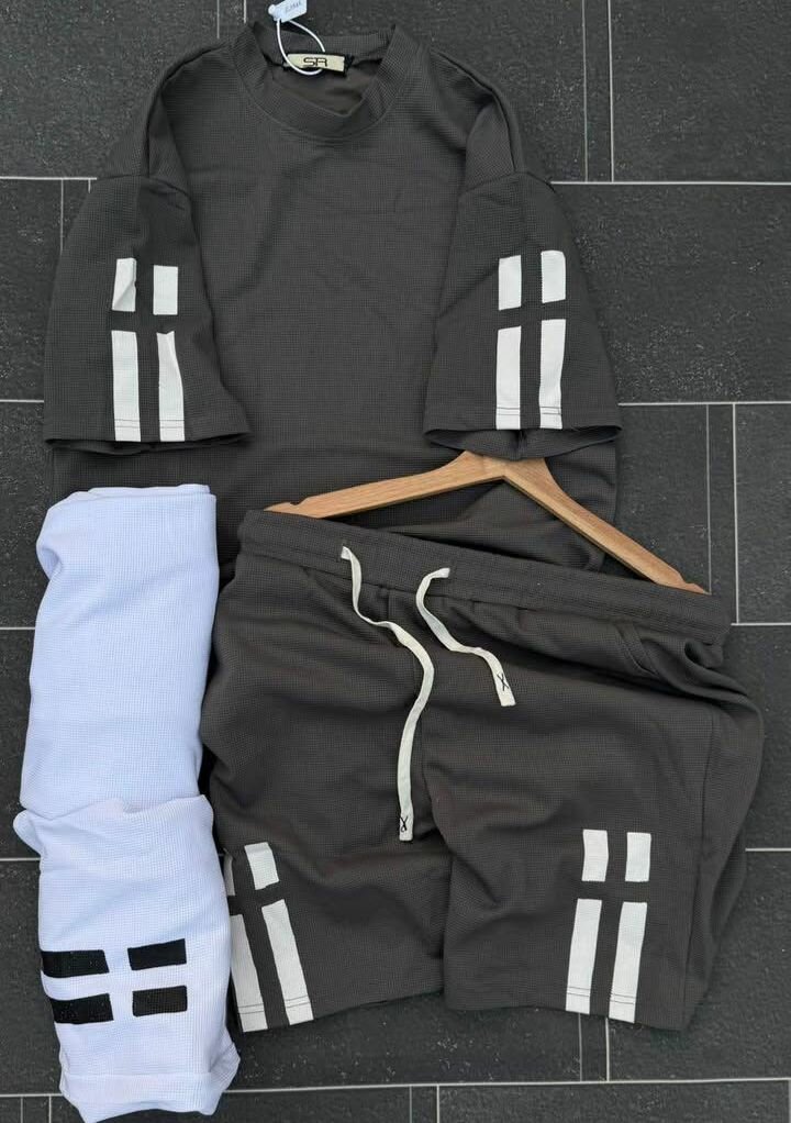 Ensemble de survêtement moderne