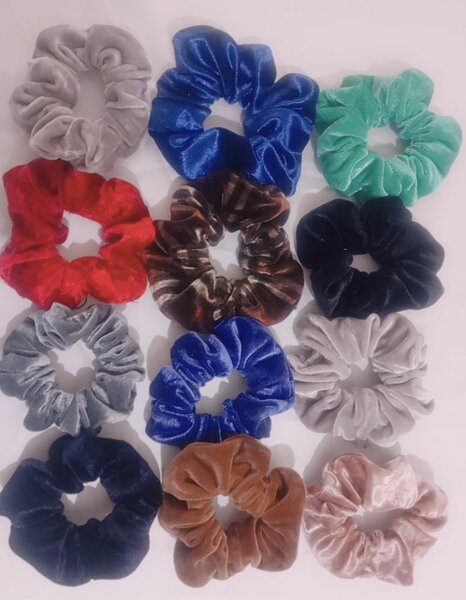 Velvet scrunchies medium size (Pack of 6)