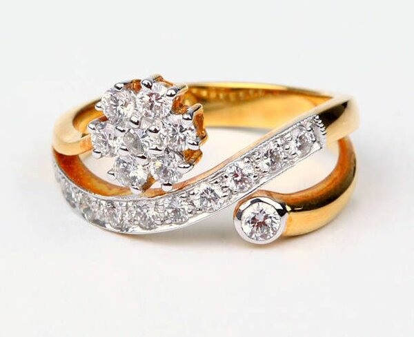 Ladies engagement ring