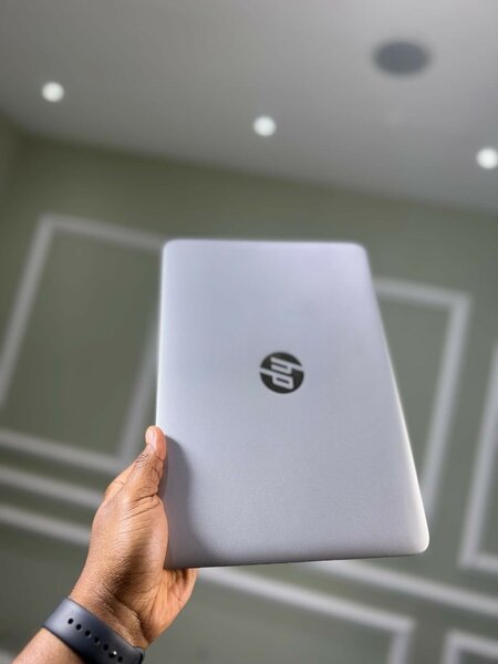 *HP ELITEBOOK 820 G4*