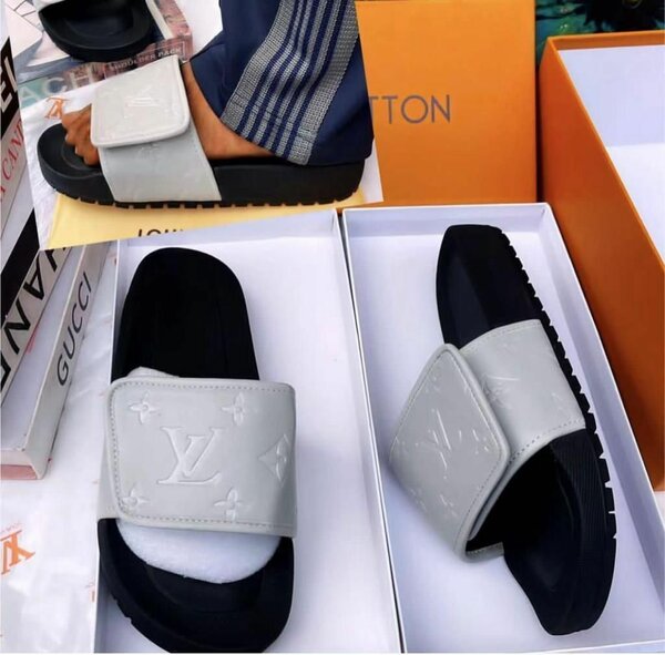 Louis Vuitton Solid Slippers