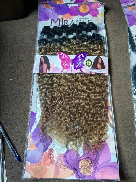 Extensions bouclées Ombre