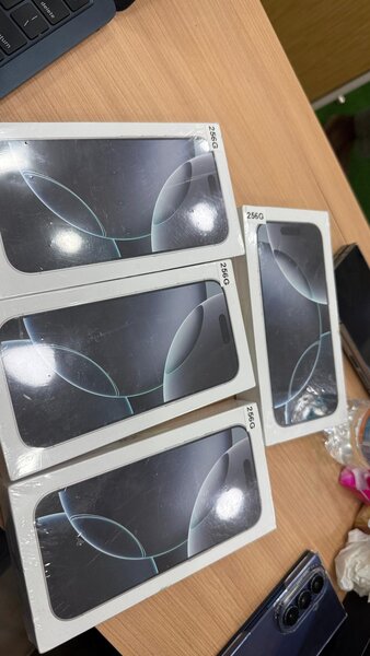 iPhone 16 pro 256giga active