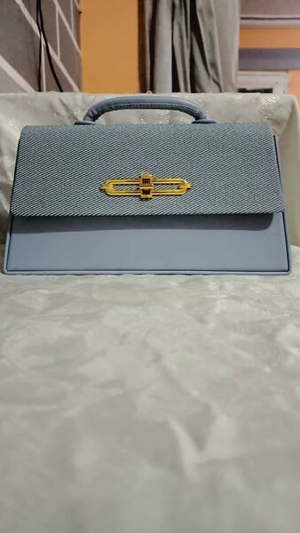 Sac à main chic bleu