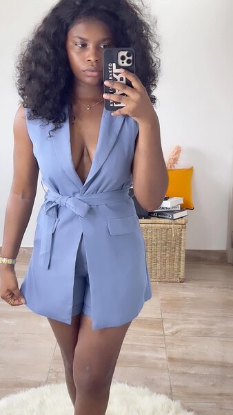 Combinaison sans manches élégante