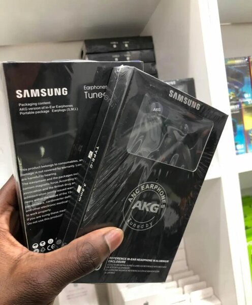 Powerbank ,screen protector pouch