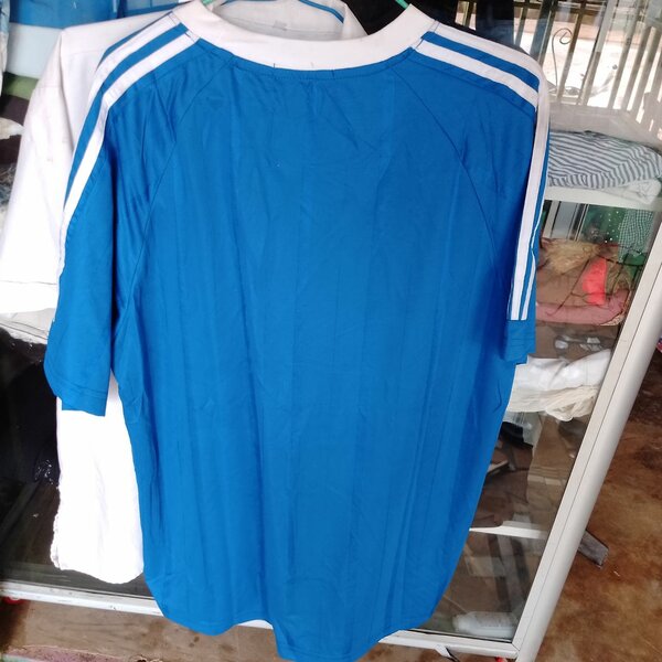 T-shirt Adidas Bleu Classique