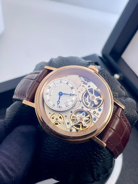 Montre mécanisme unique luxe