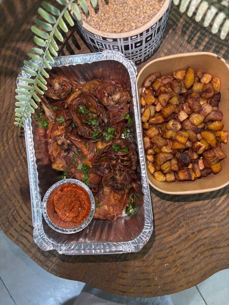 Poulet rôti avec sauce épicée