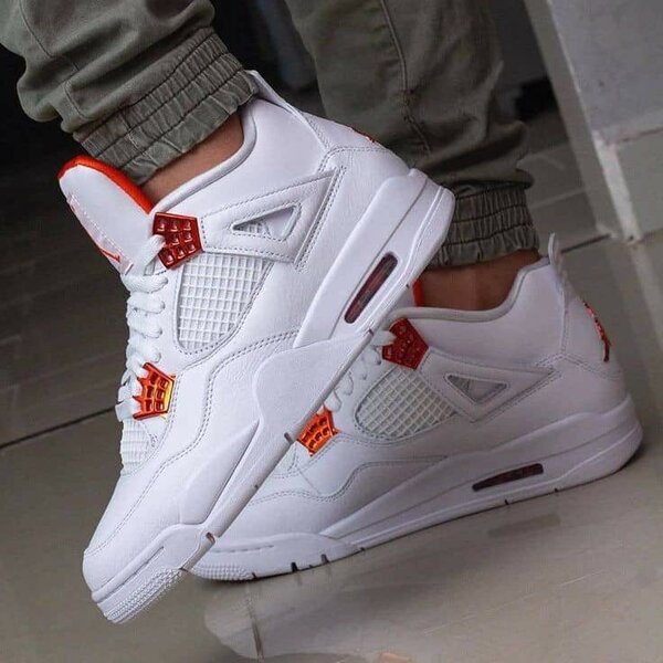 Air Jordan 4