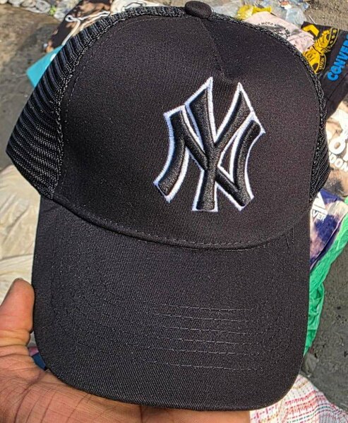 Casquette Trucker Noir Stylée