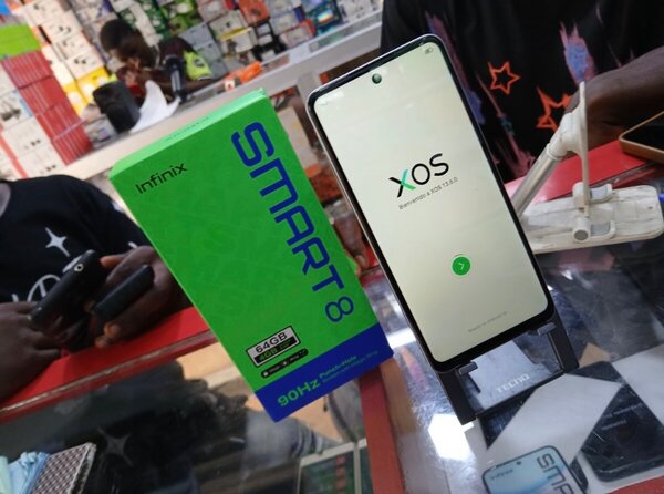 Infinix Smart 8 Téléphone 64Go