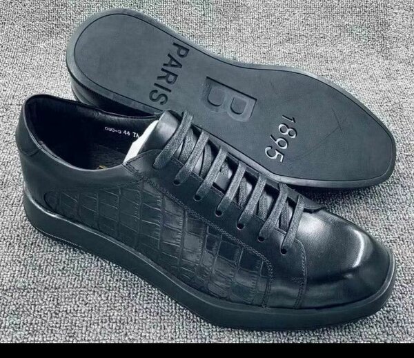 Sneakers en cuir noir