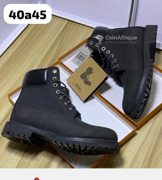 Bottes robustes en cuir noir