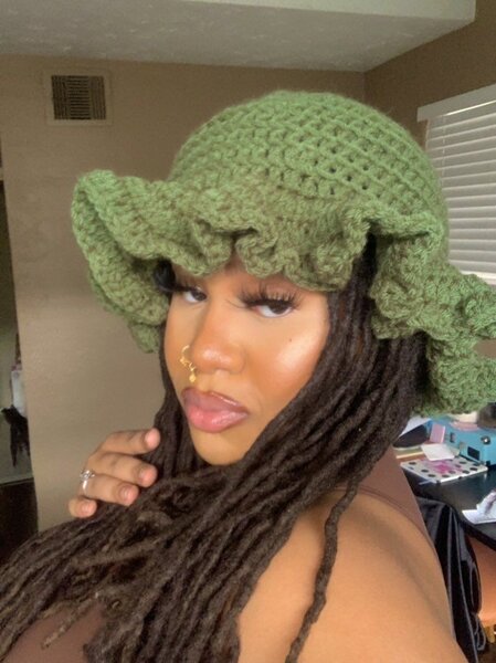 Chapeau vert crocheté