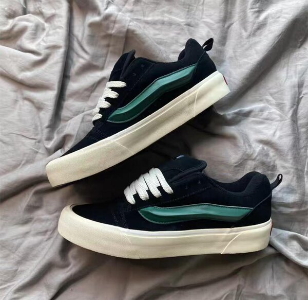 Vans Knu