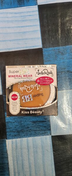 Poudre Minérale Kiss Beauty