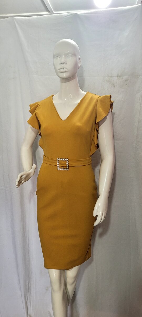 Robe Moulante Épaule Volants