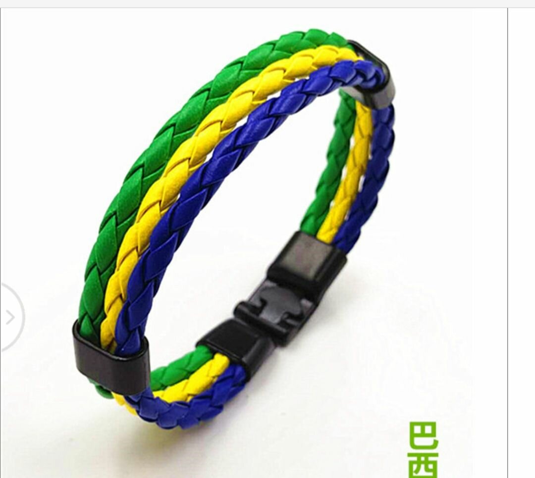 A unisex hand bracelet (for both men and women)