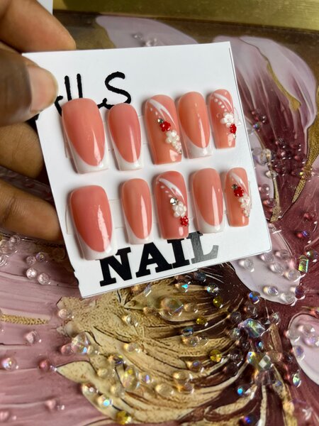 Ongles Faux Élégants