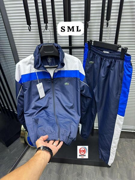 Ensemble de survêtement sportif