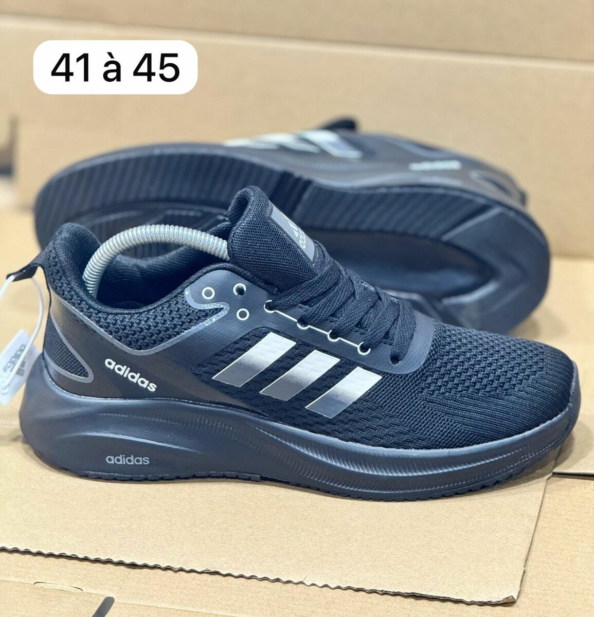 Chaussure de sport Adidas