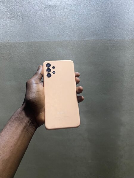 Samsung A13 64 giga de rom et 4 giga de ram