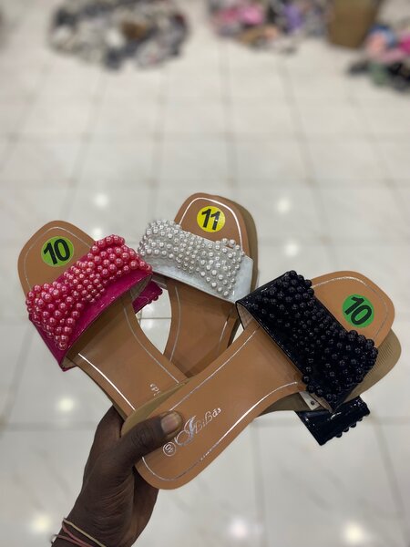 Tongs perles élégantes femme