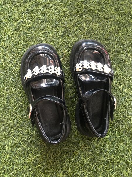 Thrift Kids shoe (size 28)