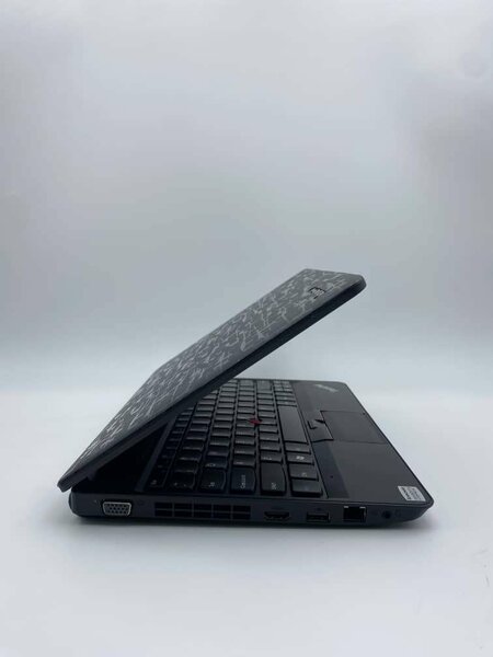 Lenovo Thinkpad x121e 11 inches Screen S