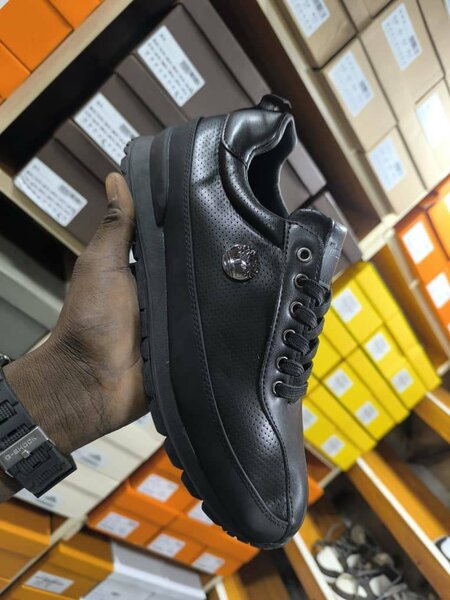 Chaussures casual en cuir noir