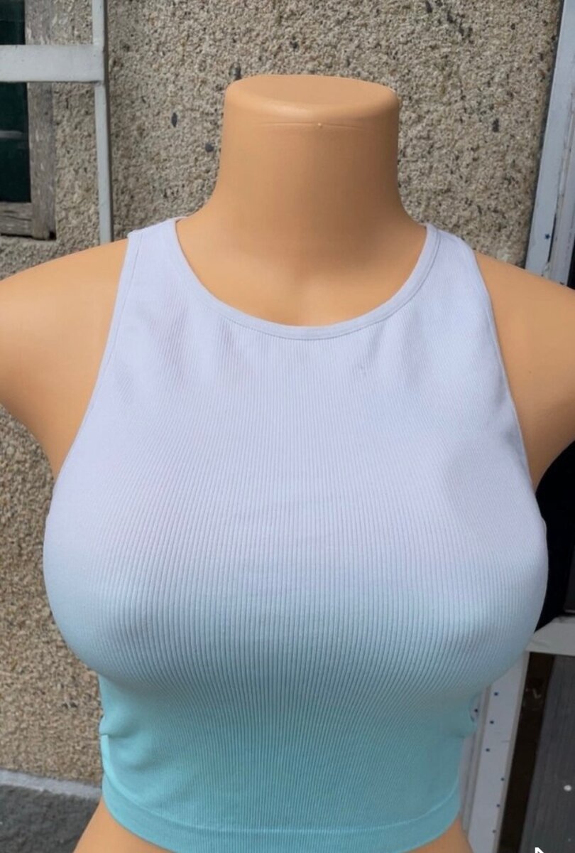 Top court sans manches