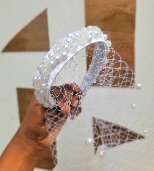 Diadème de mariée élégant perlé
