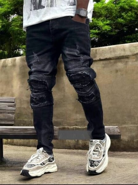 Jeans déchirés tendance homme