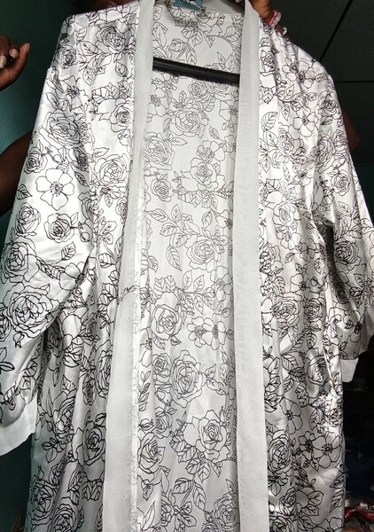 Robe kimono en satin élégante