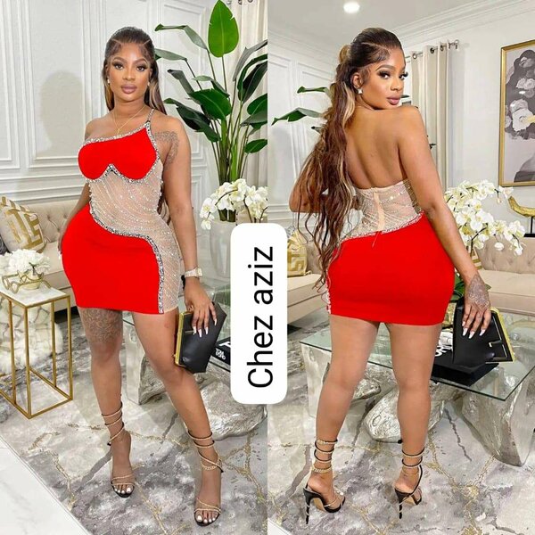 Robe moulante rouge élégante