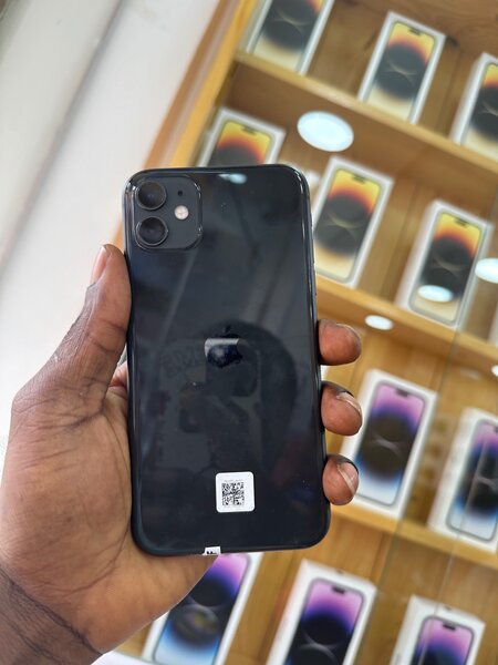 iPhone 11 64gig uk use