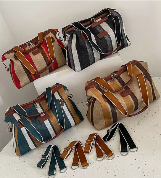 Sac à bandoulière rayé élégant