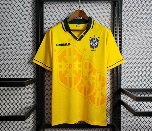 Maillot de football jaune Umbro