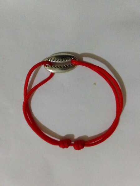 Chic cauri bracelet