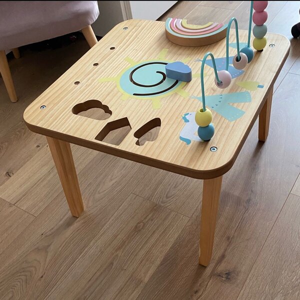 Table de jeu en bois pour enfants