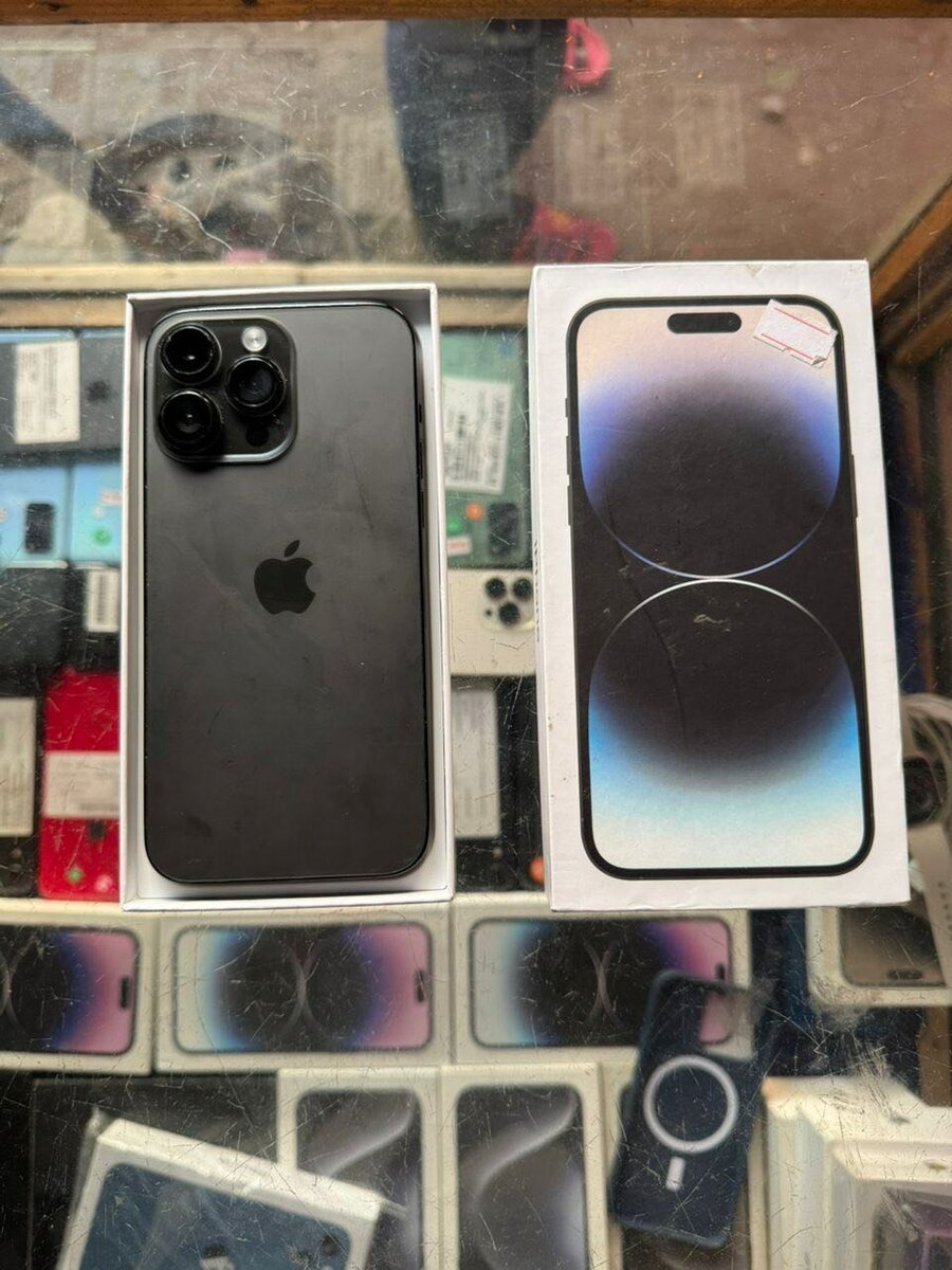 14 pro max 256giga/2puces écran changé prix: 410.000f  07687