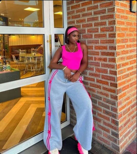 Tenues de sport tendance femme