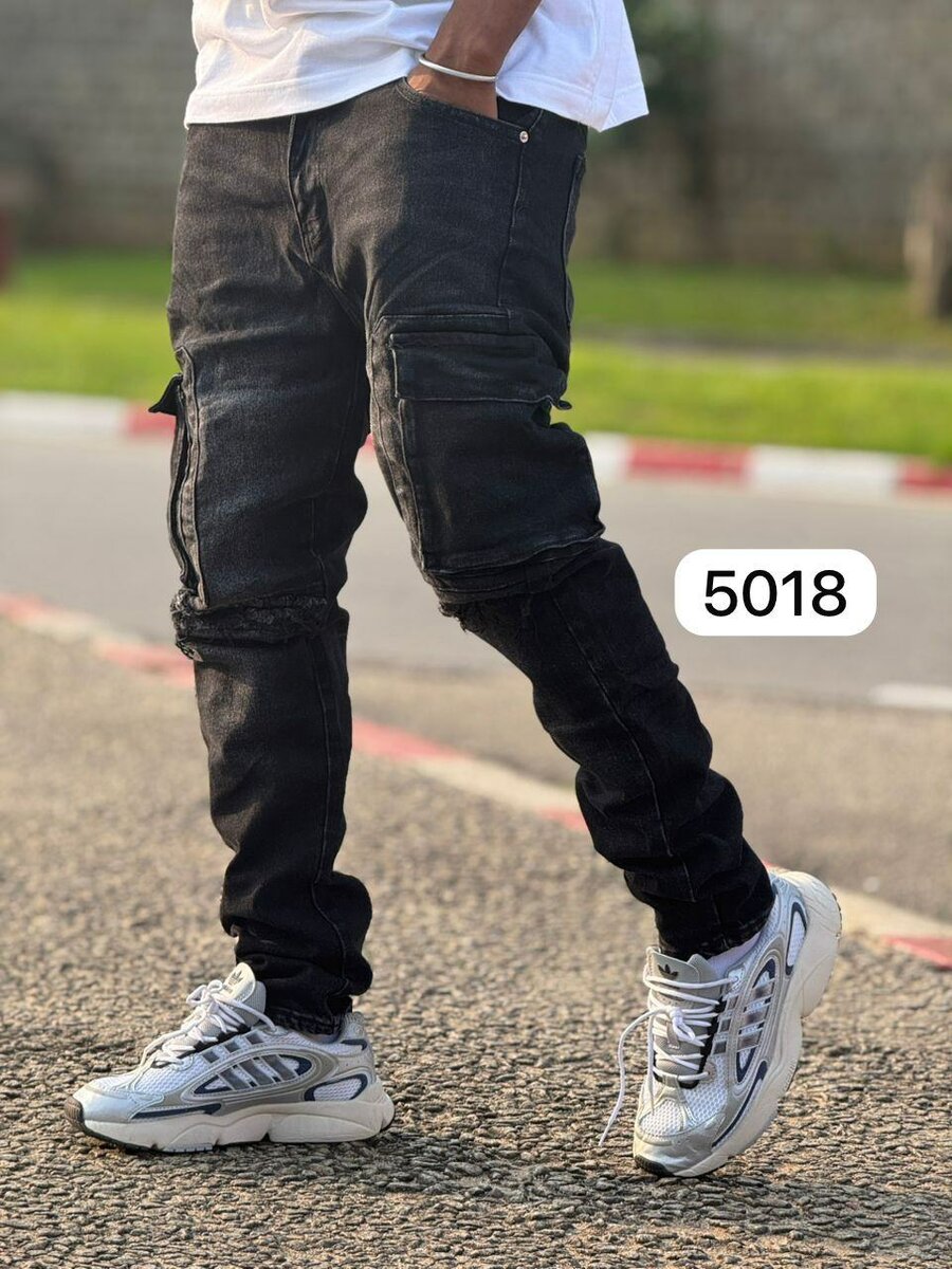 Jean cargo noir homme moderne