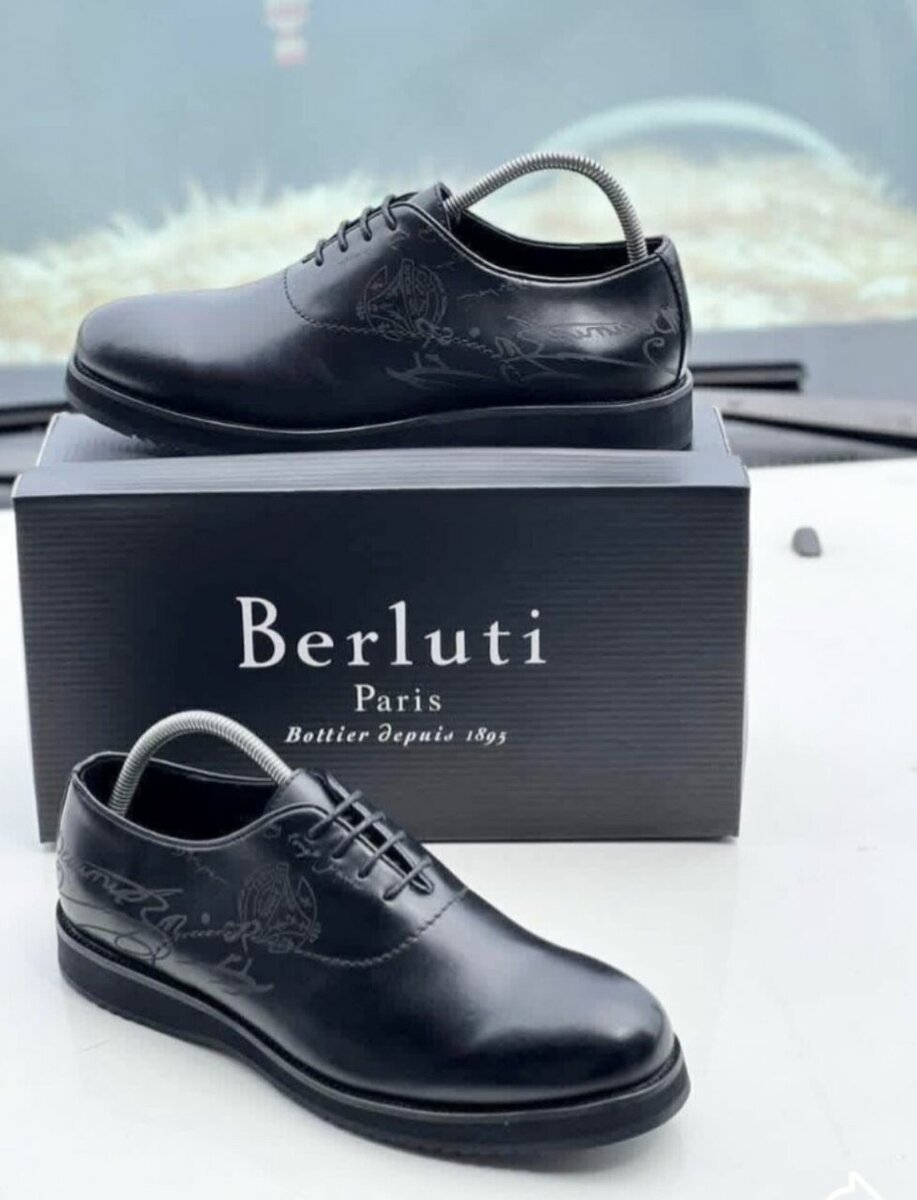 Chaussures en cuir élégantes Berluti