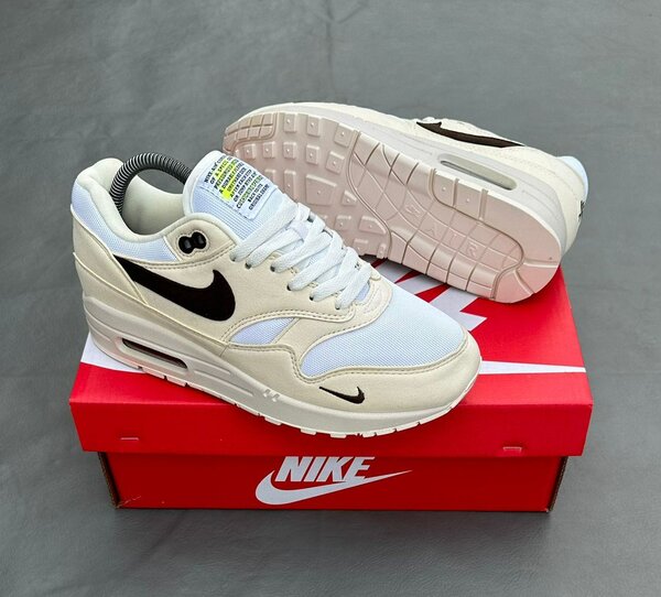 Baskets Nike Air Max Blanc Cassé