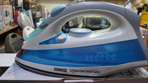 Steam iron 8027