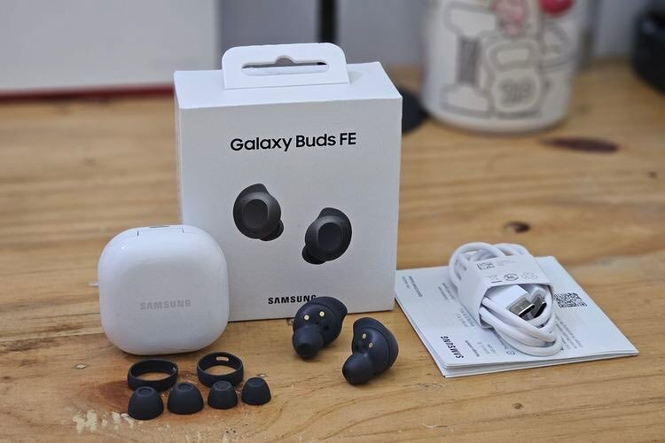 Samsung Galaxy Buds FE Wireless Earbuds Headphones