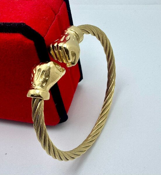 Bracelet en acier noir élégant