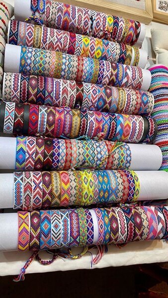 Bracelets colorés en perles